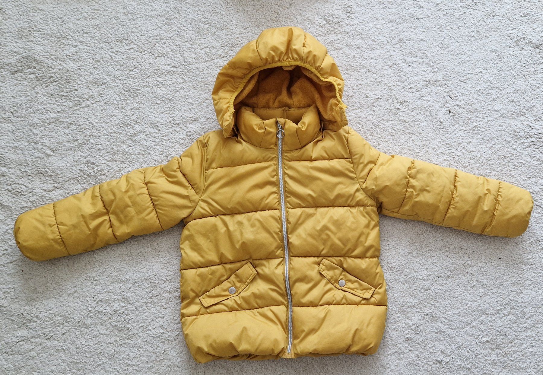Giacche & Cappotti: Schöne Winterjacke, Gr. 134 – Usato da Glattpark(Opfikon) venduto da dememora
