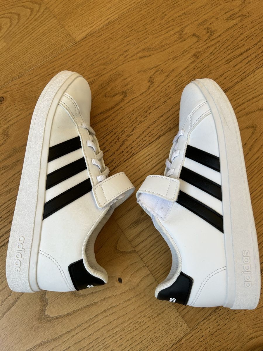 Adidas Scarpe per ragazzi: Adidas Sneakers Gr.34 – Nuovo (secondo la descrizione) da Rothrist venduto da szc_9dg5 3