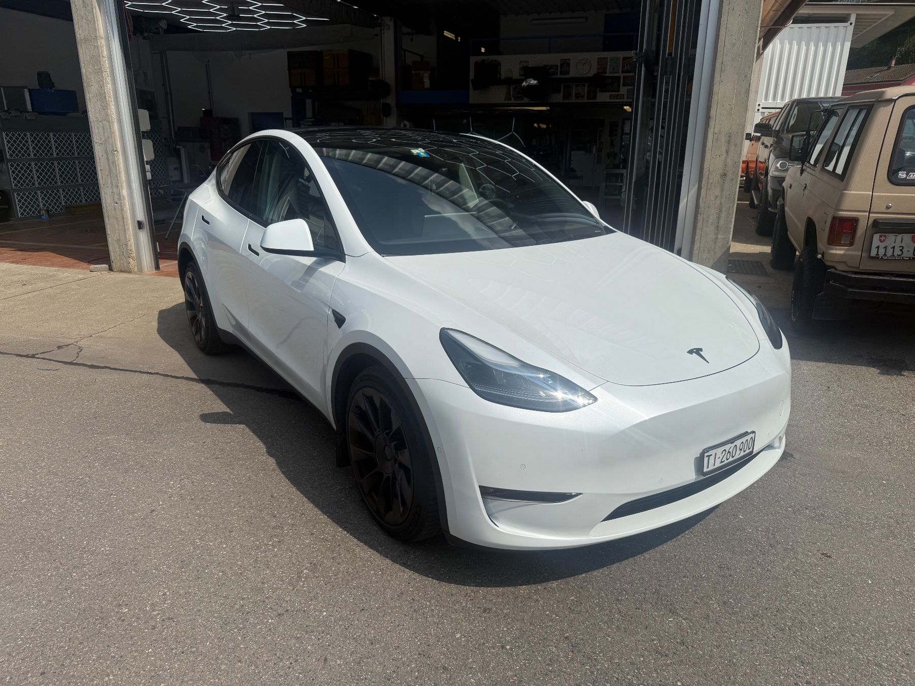 Tesla Automobili: Tesla Model Y Dual Motor Long Range 09.2022 – Usato da Riva San Vitale venduto da tft96