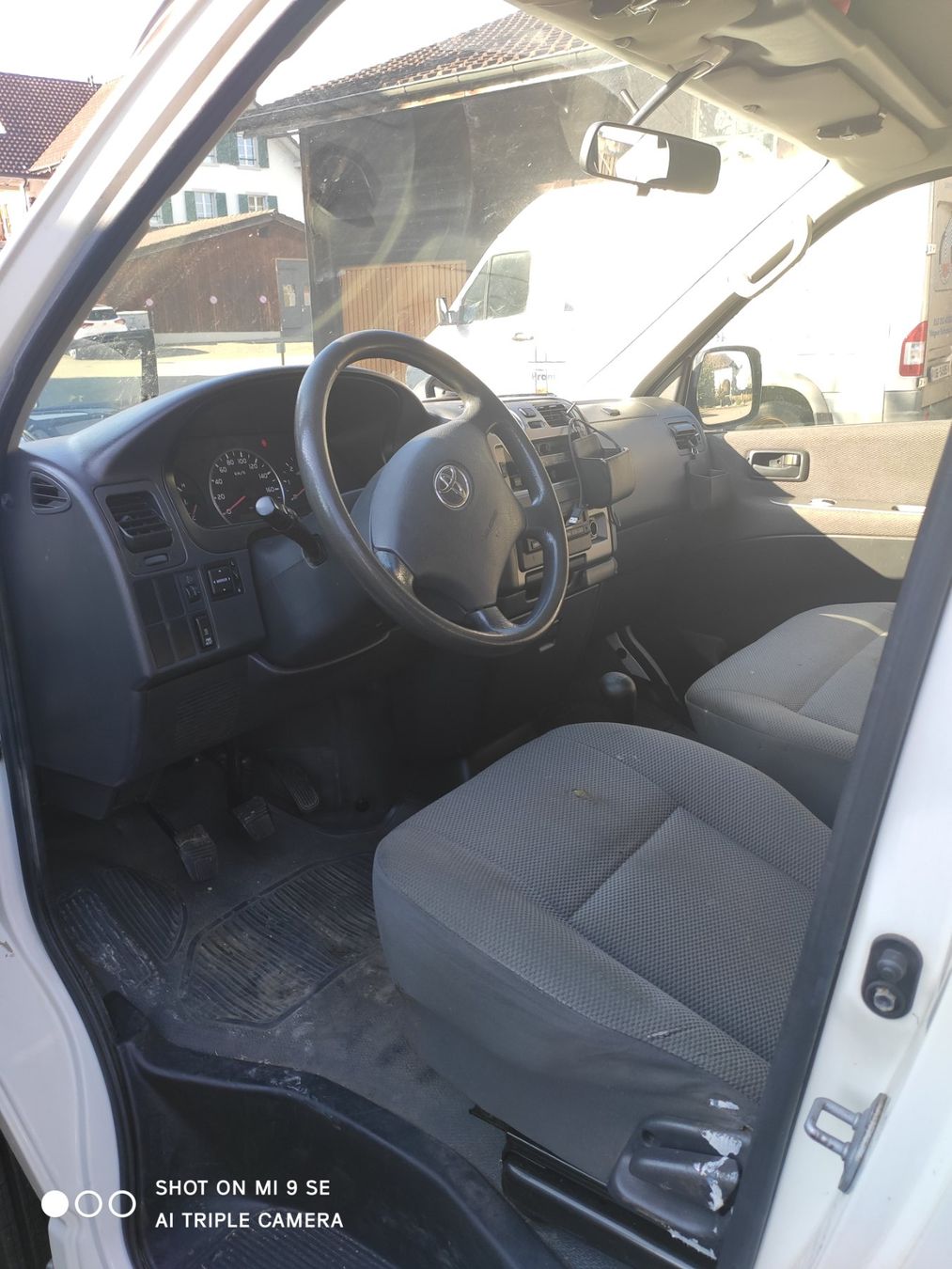 Toyota Veicoli commerciali: Toyota Hiace 2.5 D-4D Wird frisch geprüft. – Usato da Jona venduto da learco65 7