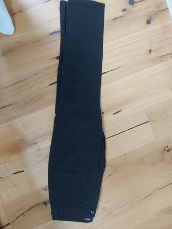 schwarze Hose 33