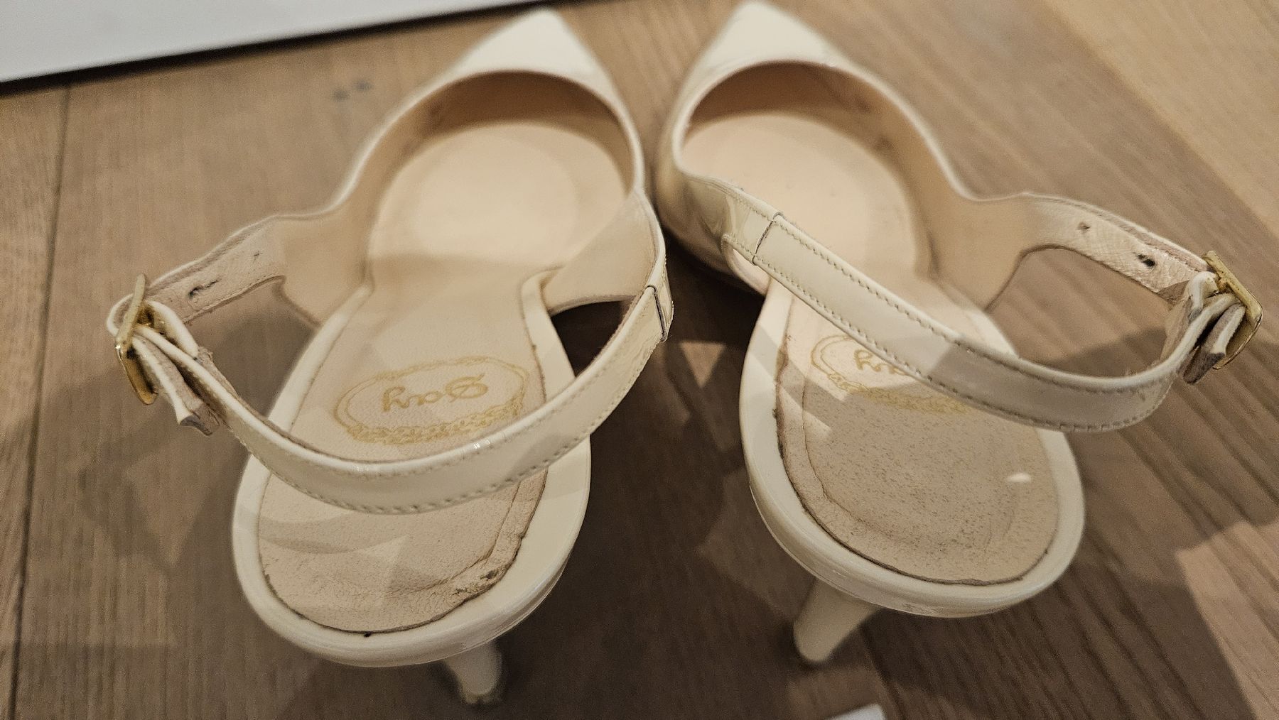 Scarpe da donna: Slingpumps, Cremeweiss, Gr. 38.5 - gebraucht! – Usato da Kloten venduto da Jay_s_922 6