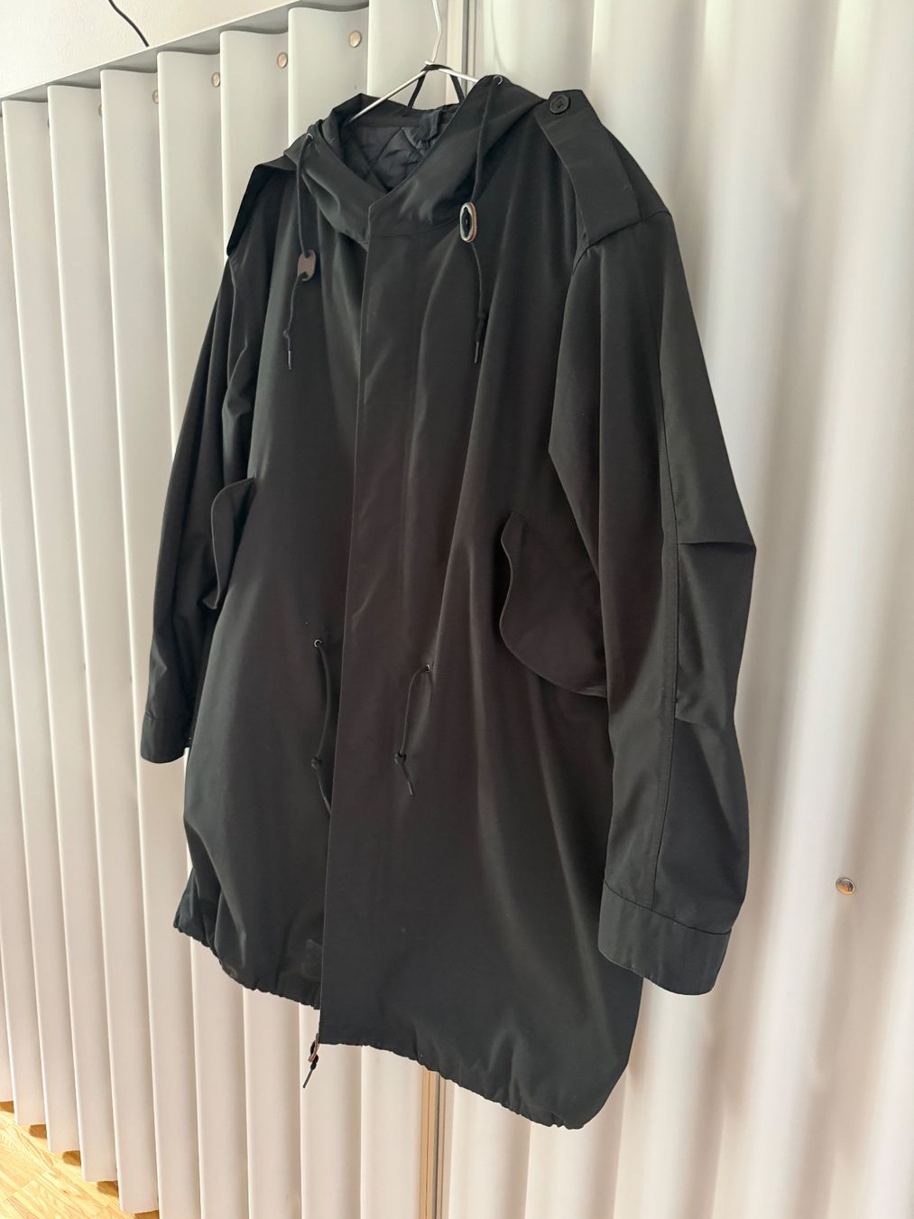 Cappotti: Black Fred Perry Cotton Blend Fishtail Parka + Veste Gr.L – Usato da Zürich venduto da VR2528 3