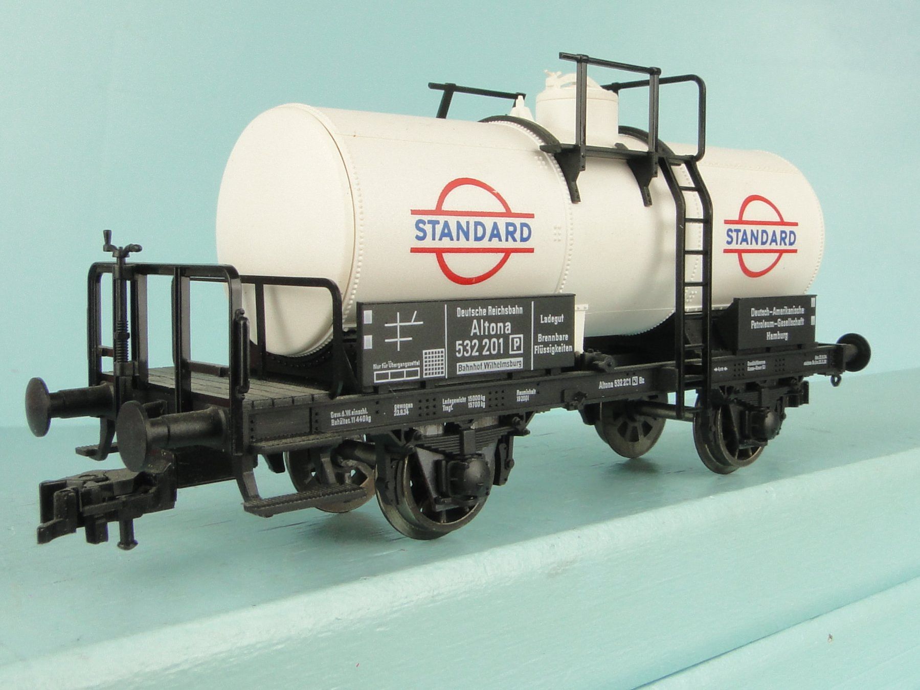 Modelleisenbahnen: Fleischmann H0 DR Tankwagen Standard – Gebraucht aus Bülach von cann11