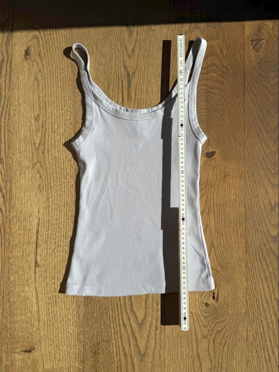 H&M Top: H&M Tank Top Hellblau Gerippt | XS – Usato da Samedan venduto da K7kgh 4