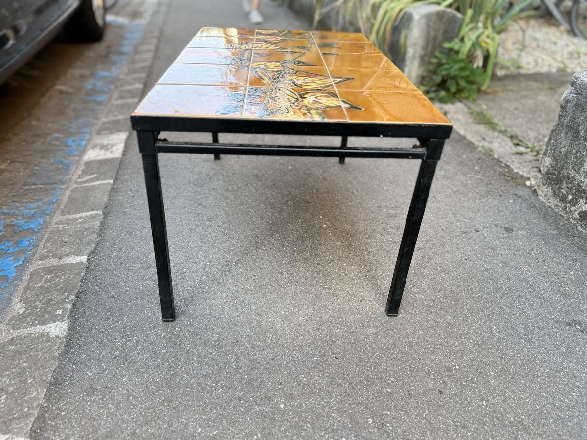 Tavoli: Vintage Tiled Coffee Table, Mid-Century Modern Style – Usato da Basel venduto da eti_p6s5 1