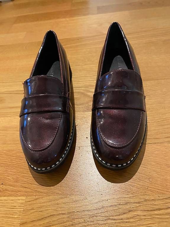 Scarpe da donna: Loafers bordeaux, Lack-Optik Gr. 38 – Usato da Bern venduto da nadjaz