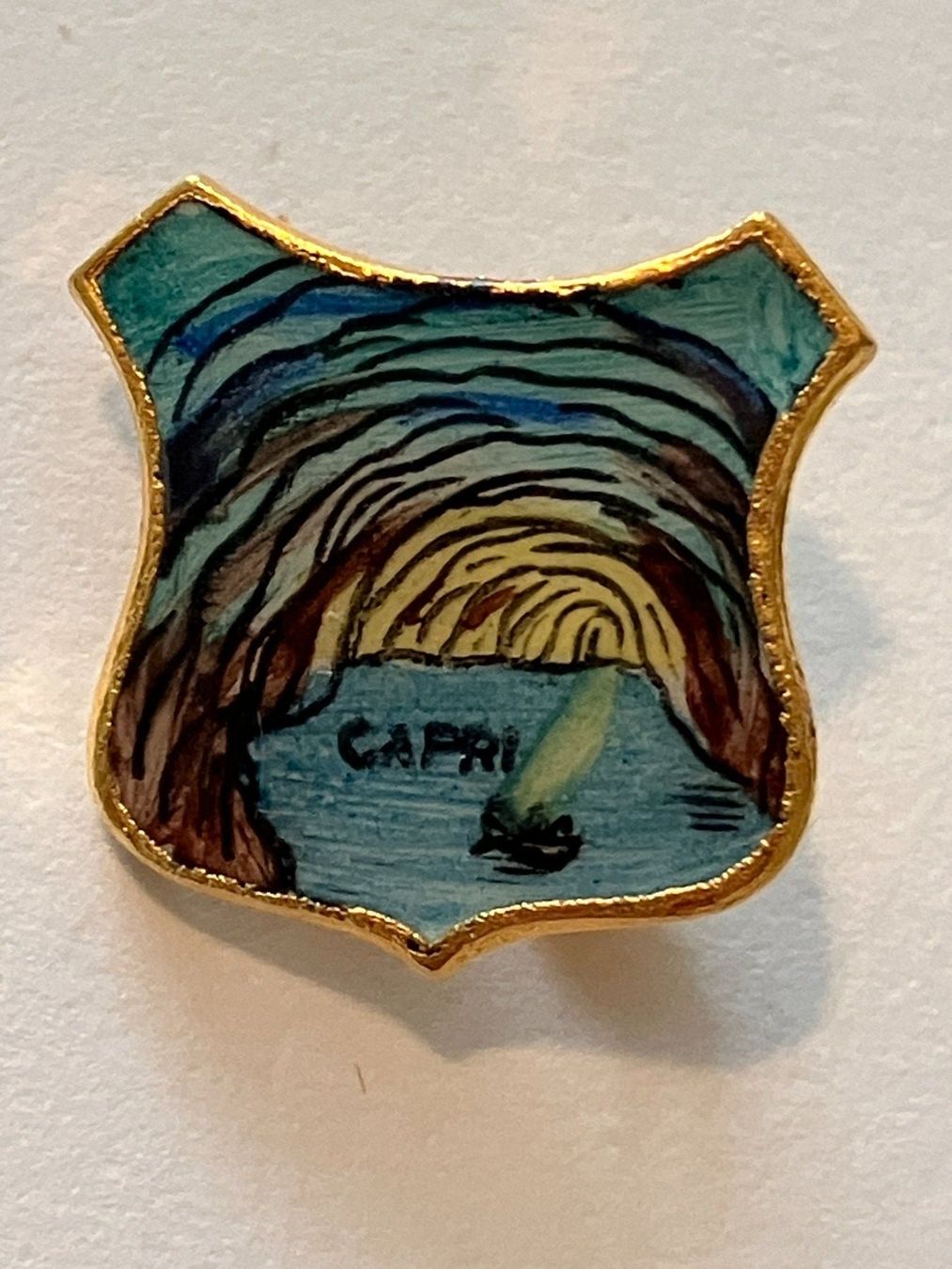 Plaketten & Abzeichen: 1 Anstecknadel Capri – Gebraucht aus Basel von djwwpp