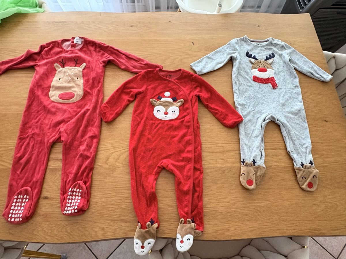 Lotti & Set di vestiti: Set di pigiami tema natalizio  – Usato da S. Antonino venduto da FedeKikka88 1