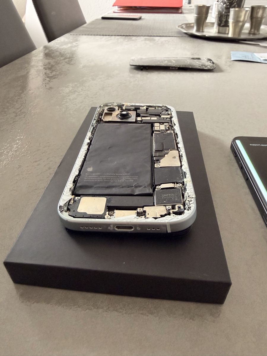 Apple Telefoni cellulari / Smartphones: iPhone 15 blanc + 12 mini – Difettoso da Pully venduto da Valoudu42 2