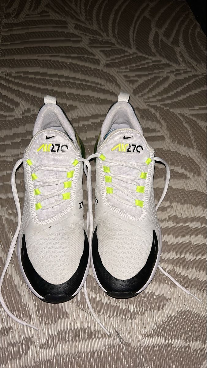 Nike Scarpe da uomo: Nike Air Max 270 GRÖSSE 44 – Usato da Oetwil am See venduto da dar_r89b