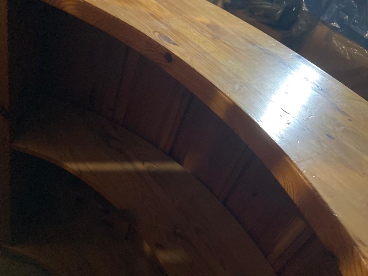 Tische: Schöne Holzbar mit Hocker – Gebraucht aus Winterthur von ani_2sg9 3