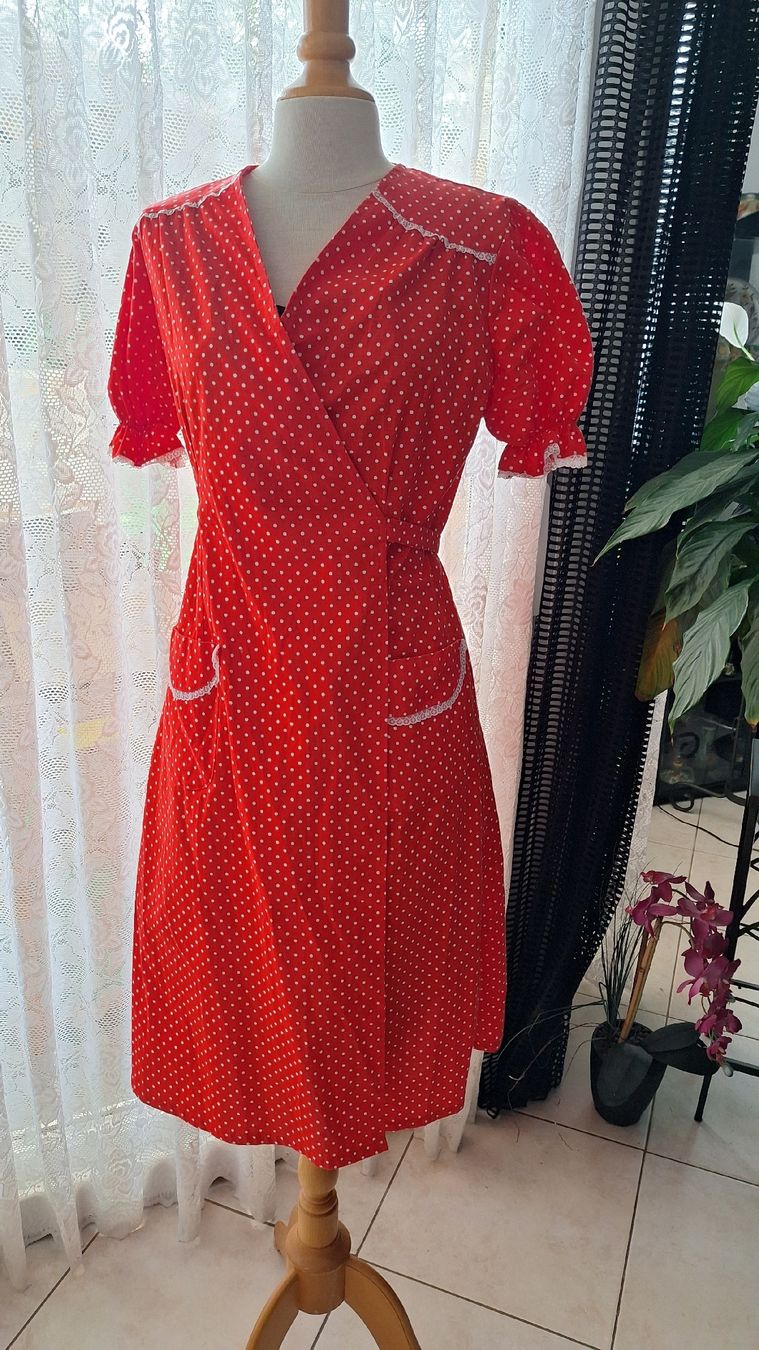 Vestiti: Robe - tablier Vintage 38 – Usato da St-Triphon venduto da Jldr0 2
