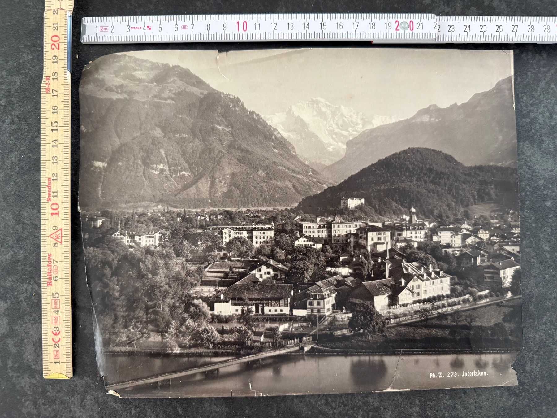 Cartoline postali: Interlaken (BE) Panorama mit Jungfrau Original Grossformat – Usato da Biasca venduto da Blenio71