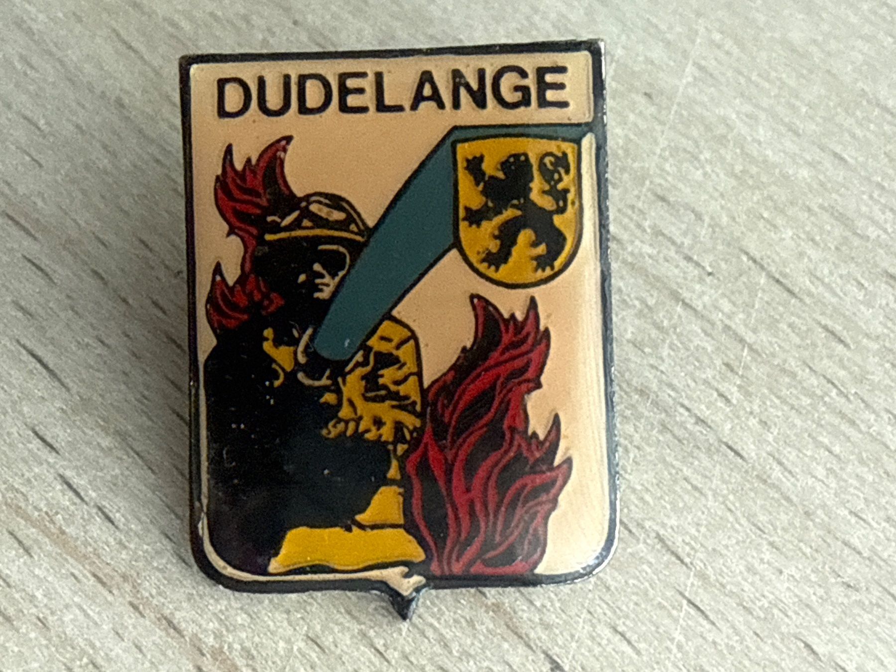 Placchette & Badge: Pin  DUDELANGE Luxembourg – Usato da Glattbrugg venduto da Schweigmatt