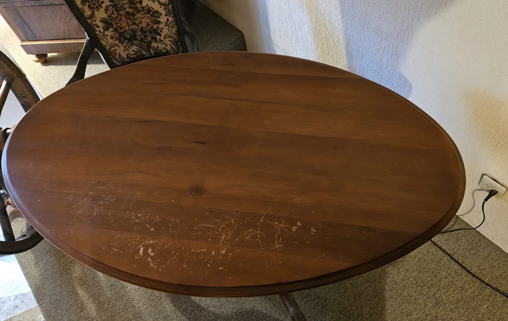 Set di tavolo e panche: Alter Tisch mit zwei Stühlen – Usato da Bennau venduto da doris73 5