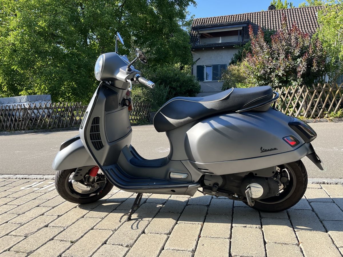 Vespa Scooter: Vespa 300 GTS Super Sport – Difettoso da weinfelden venduto da racer_50 1