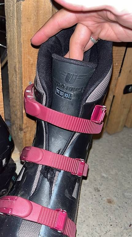 Patins à roul. & inline: Patins à roulettes inline Homme – D'occasion à Tolochenaz par frl_zm2w 2