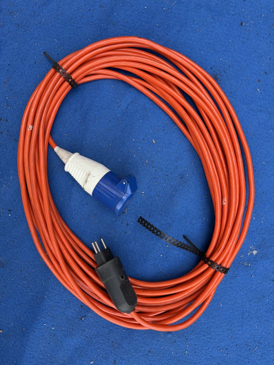 Kabel: Cavo campeggio 220V 20m – Gebraucht aus Camorino von CamperCommunity