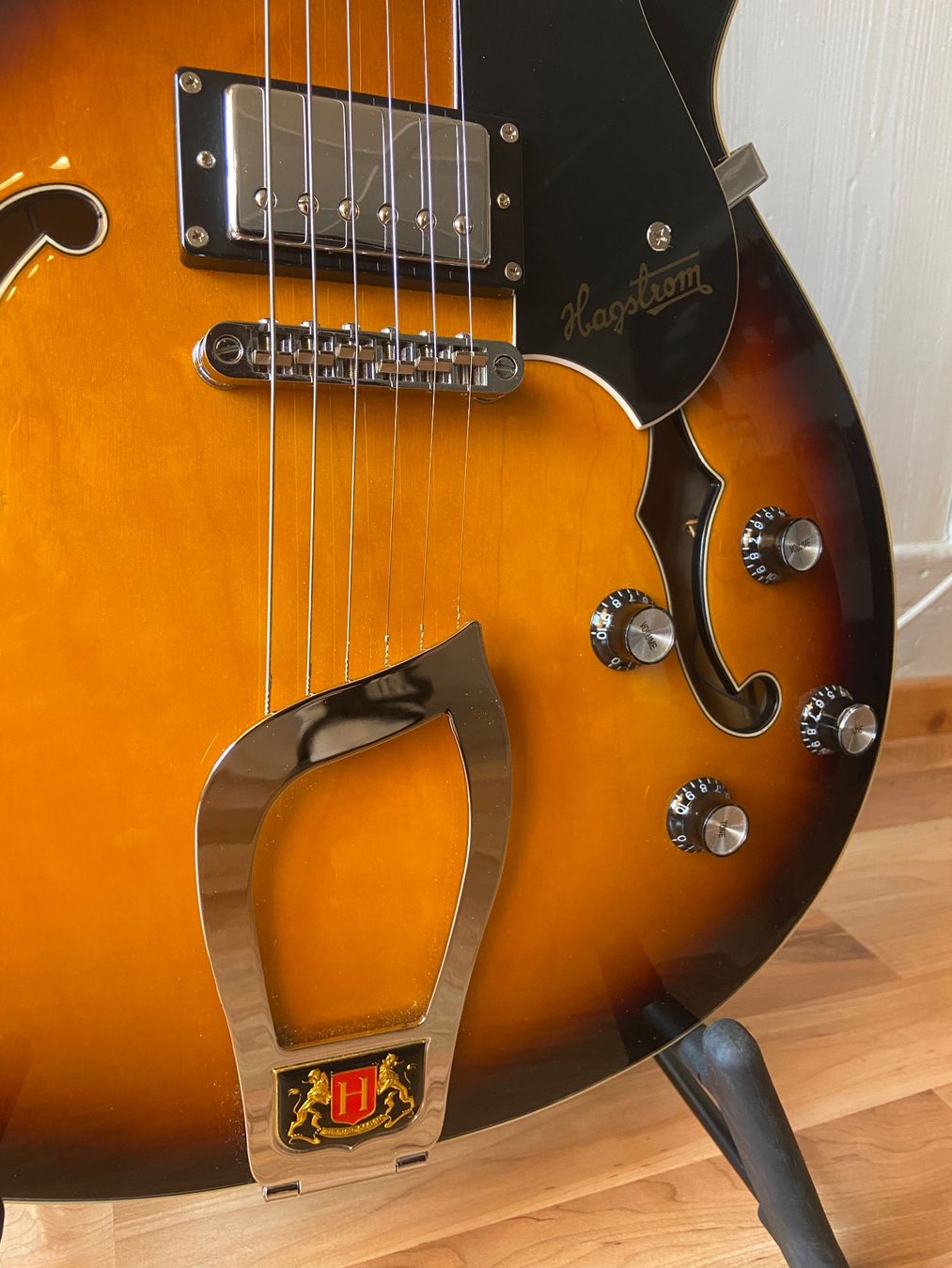 Hagström Musikinstrumente: Hagstrom Viking E-Gitarre Tobacco Sunburst – Neu (gemäss Beschreibung) aus Berg TG von FSeeholzer 3
