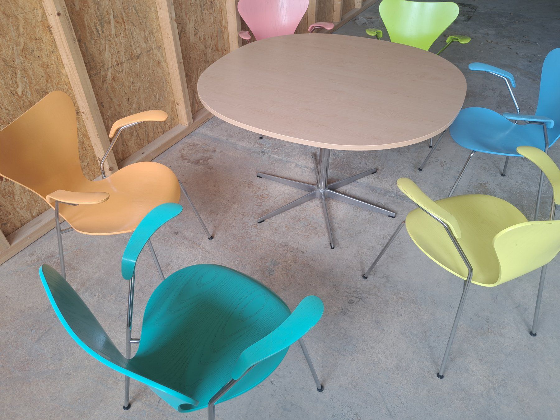 Set di tavolo e panche: Fritz Hansen Esstisch mit 6 Stühlen Designermöbel – Usato da Belp venduto da deal-now 2