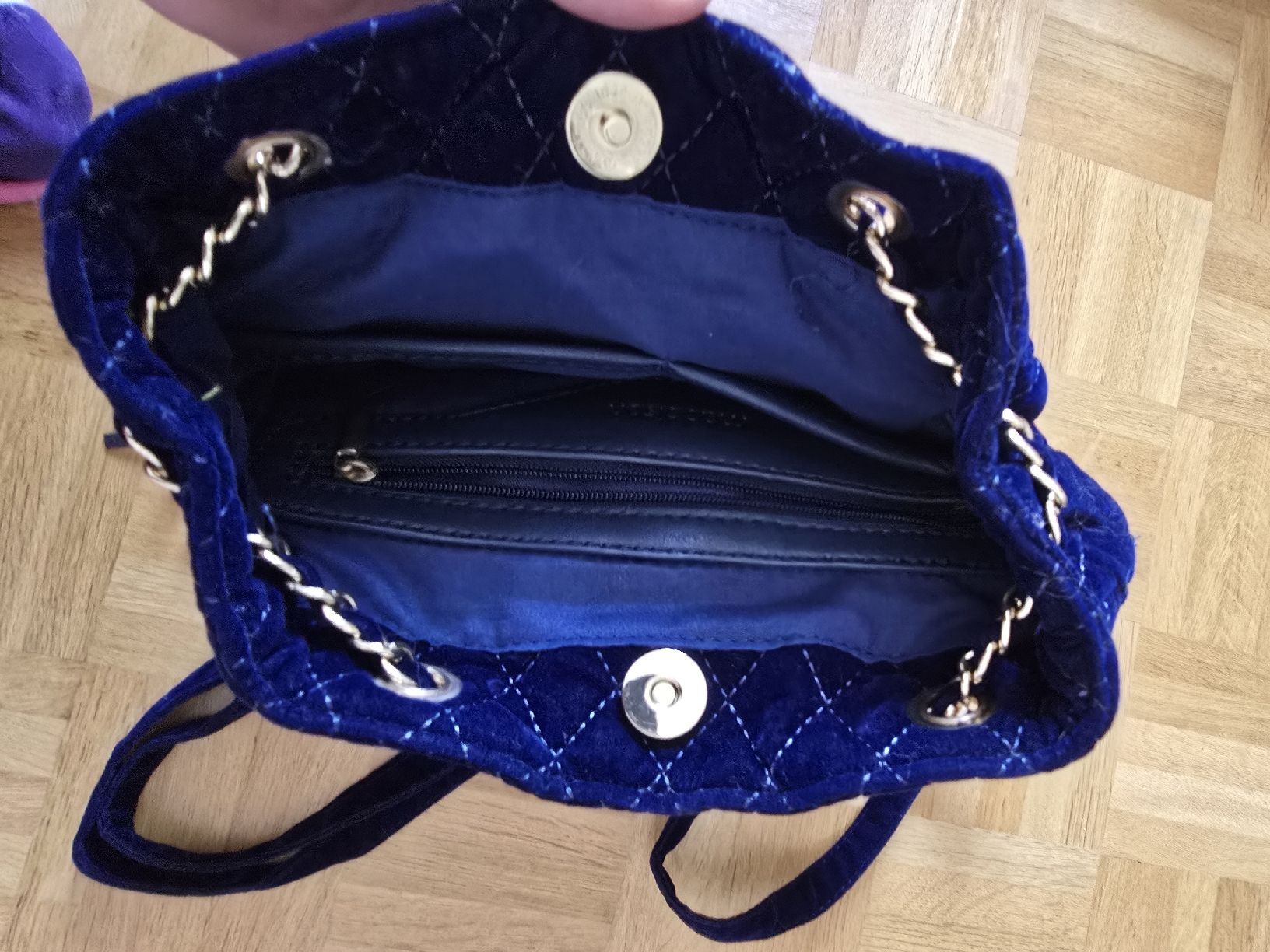 Taschen für Damen: kleiner Velours Rucksack von Maddison – Neu (gemäss Beschreibung) aus Rabius von sar_r7ls 1