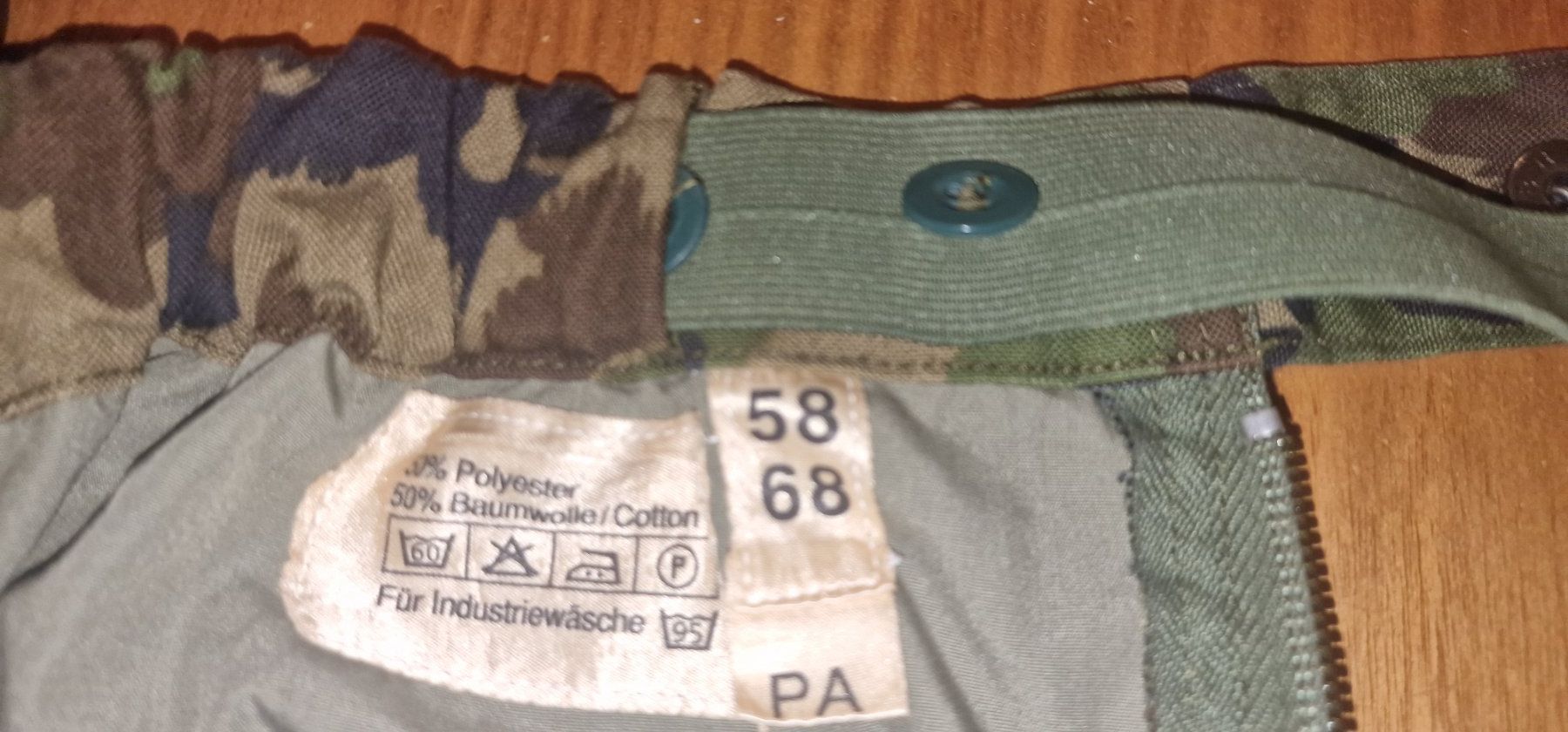 Pantaloni: 2 Kälteschutzhosen    Schweizer-Armee – Usato da Wirzweli venduto da Wilhelm-Tell 1