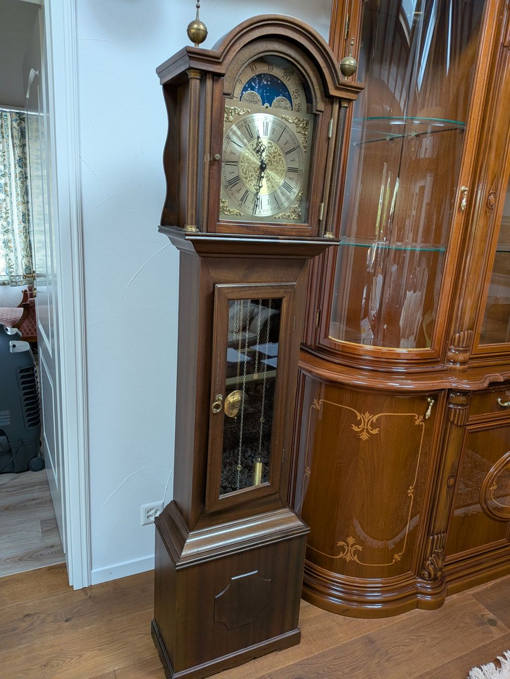 Stand- & Wanduhren: Top Standuhr mit Mondphase – Gebraucht aus Schönenwerd von kybi