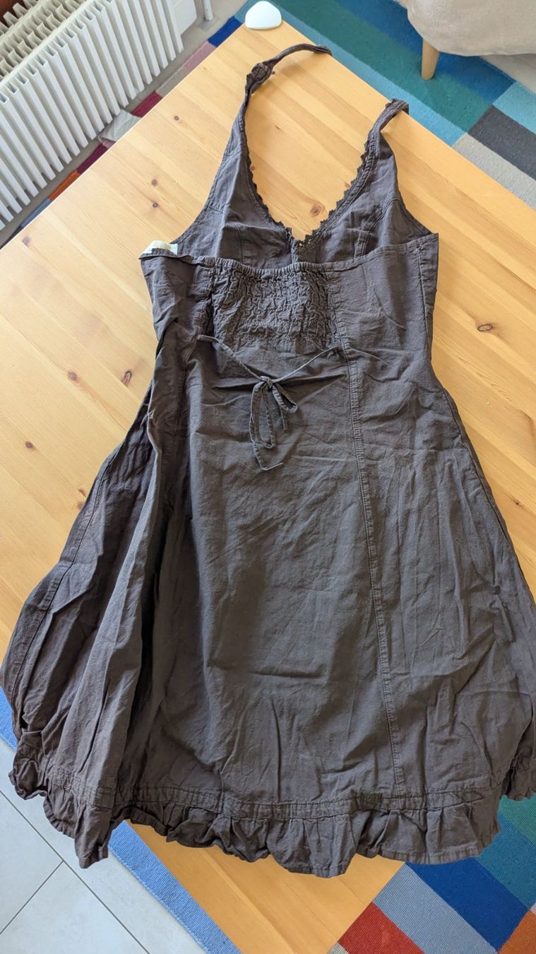 Kleider: Robe dos nu brodée – Gebraucht aus Pully von dia_6tzd 2