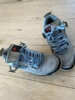 NIKE JORDAN