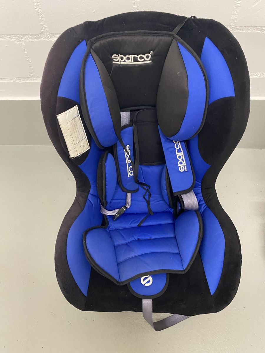 Sparco Seggiolini per auto: Siège auto Sparco bébé/enfant, noir/bleu – Usato da Le Landeron venduto da Britchon11