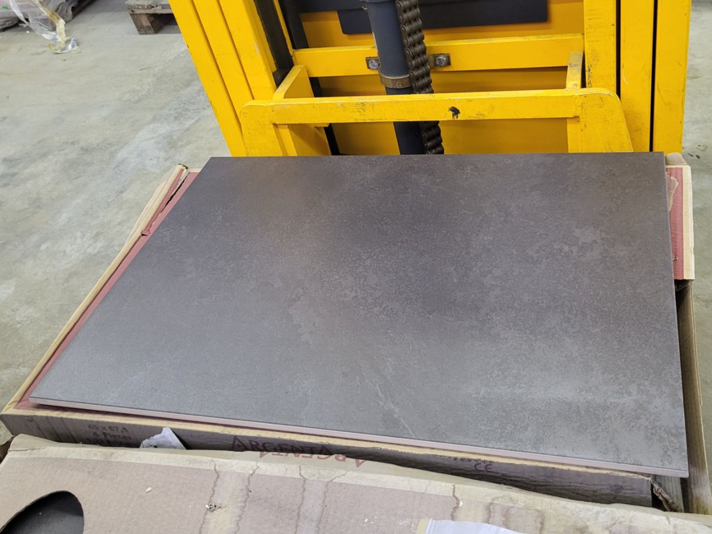 Rivestimenti per pavimenti: Argenta Vulcano Marengo 45 x 67.5 cm – Nuovo e nell'imballaggio originale da Diessenhofen venduto da Osio 1