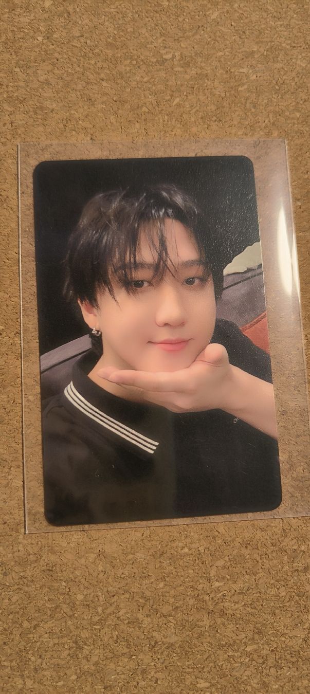Carte collezionabili: Stray Kids Changbin KARMA HMV POB B – Nuovo (secondo la descrizione) da Arzier-Le Muids venduto da Wondertomate