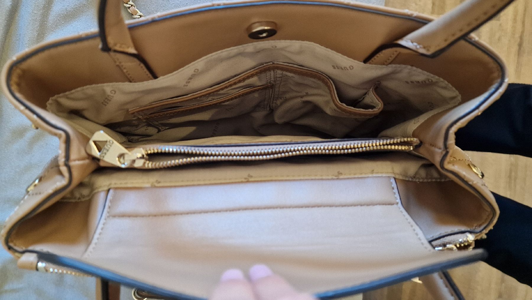 Guess Borse da donna: Neue Guess Handtasche – Nuovo (secondo la descrizione) da Eisten venduto da _saskiia_ 4