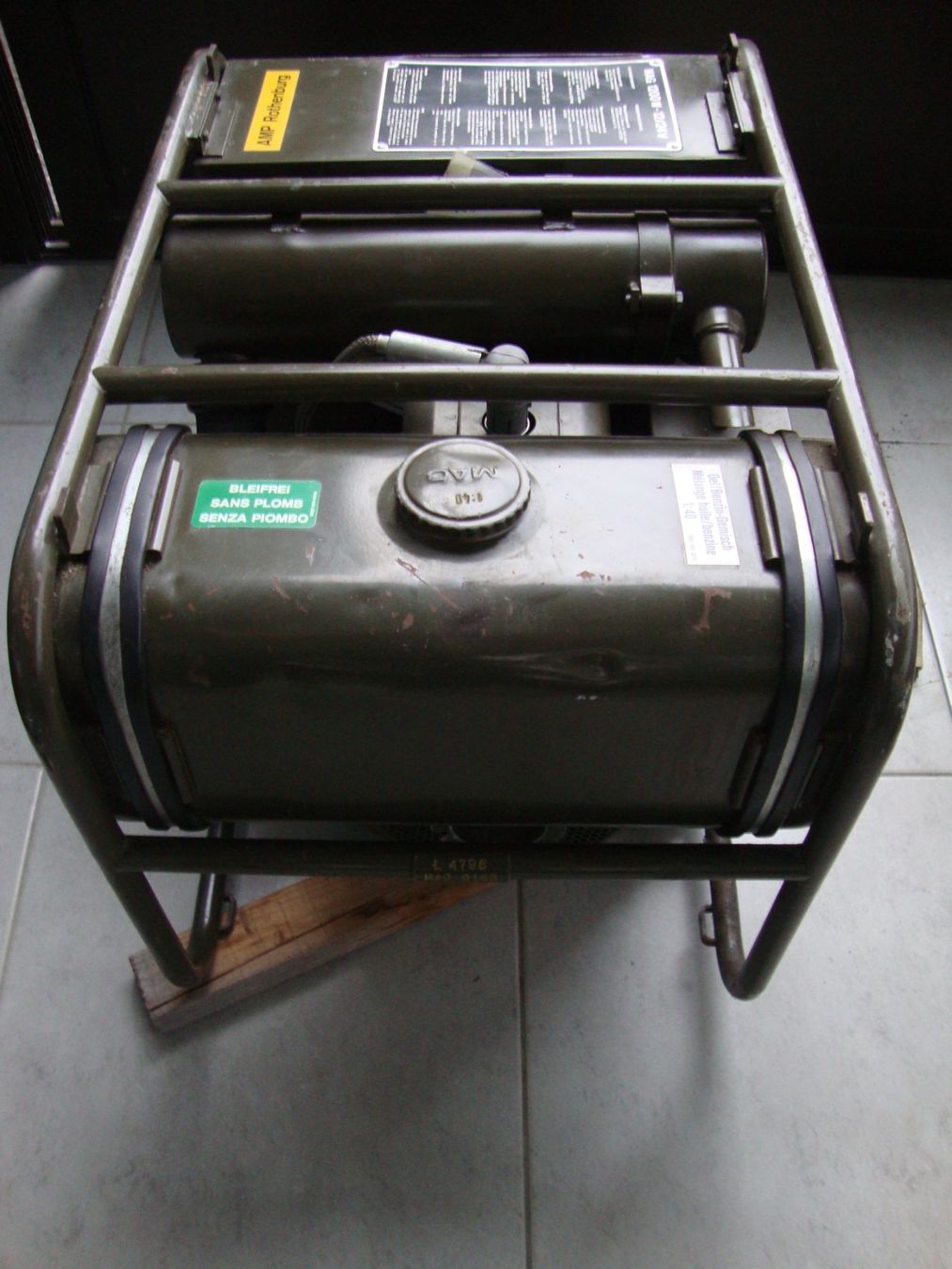 Generatori di corrente: Militär Stromerzeuger Generator MAG 1200W-12V – Usato da Niederhasli venduto da Hardy83 1