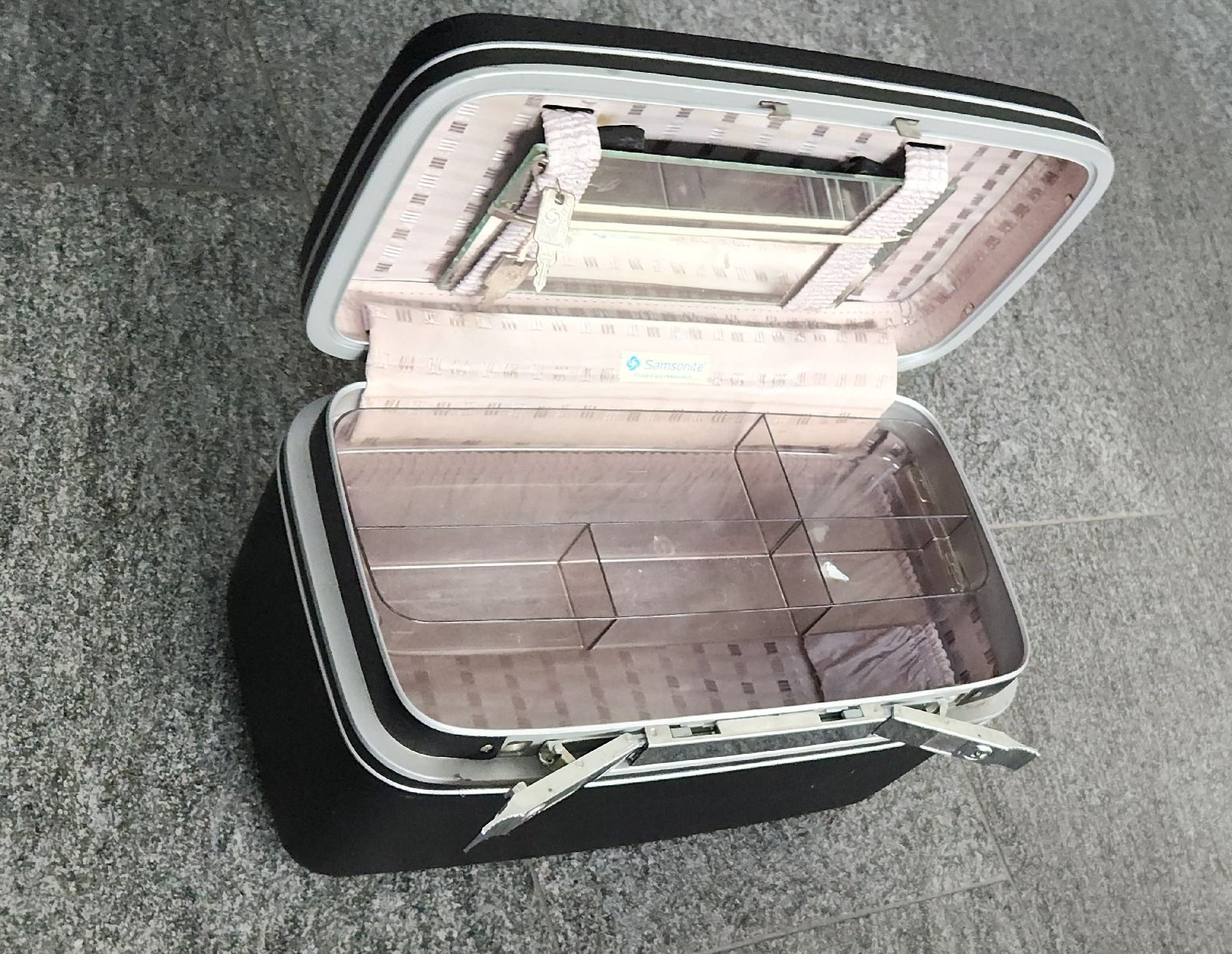 Samsonite Valigie: Vintage Samsonite Schminkkoffer / Beauty Case – Usato da Herrliberg venduto da Dusty1961 2