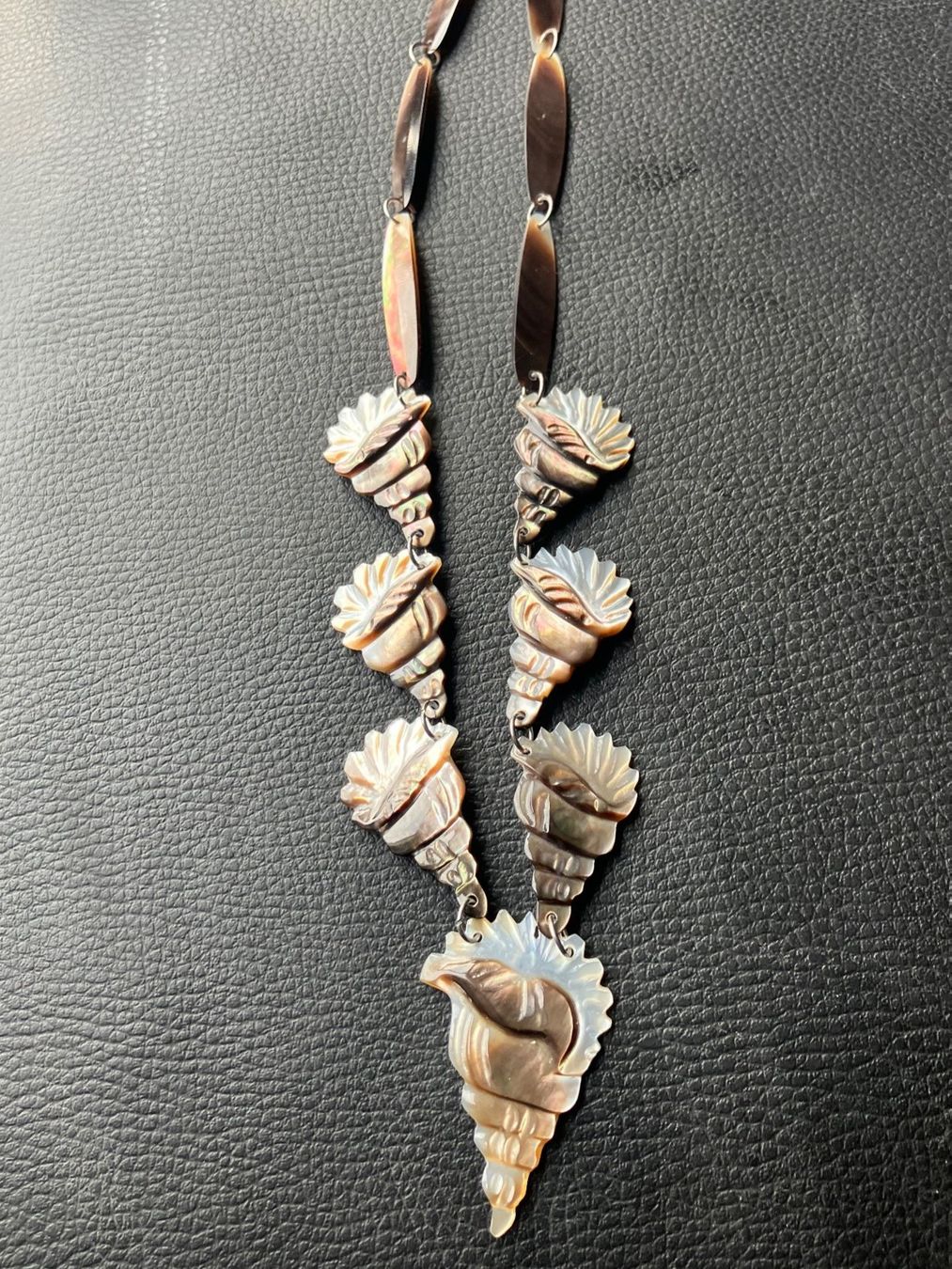 Catenine: Collier vintage coquillages – Usato da Peseux venduto da Cresus27 1