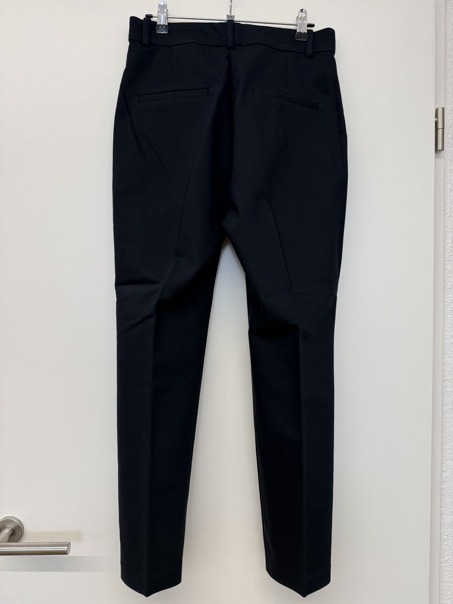 H&M Hosen: Chinohose Damen dunkelblau – Gebraucht aus Stäfa von alyssa.bgl