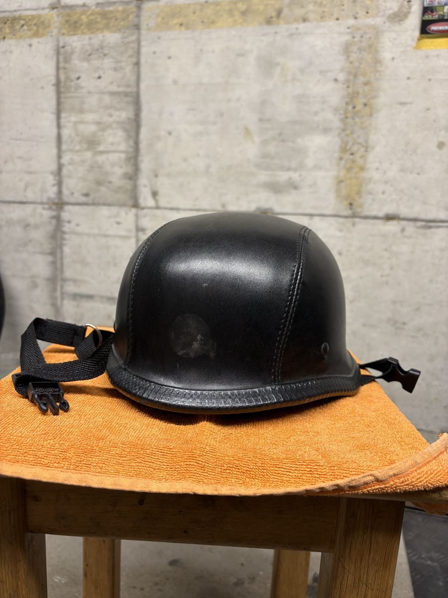 Caschi & visiere: Töfflihelm – Usato da Wattwil venduto da Emil.