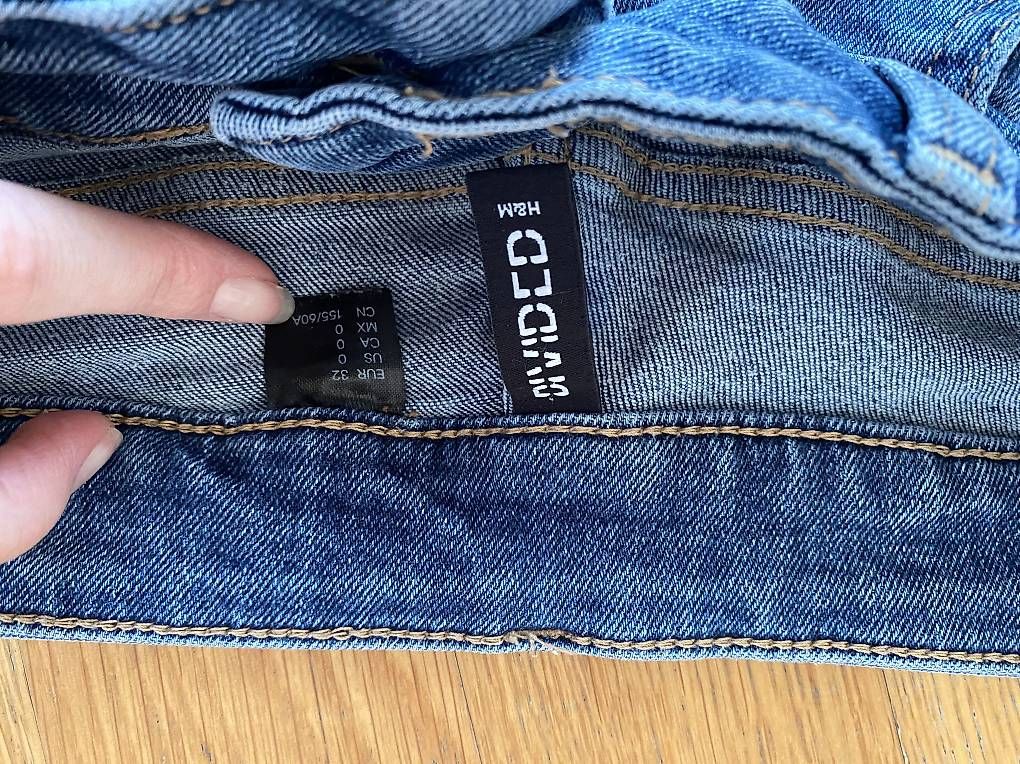 Jeans: H&M Flair Jeans – Gebraucht aus Muri b. Bern von sibube3000 2