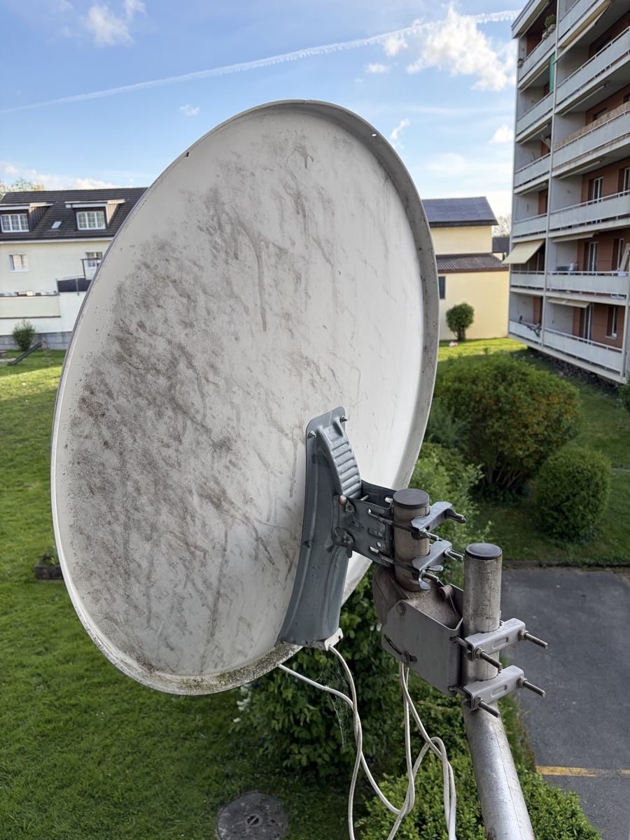 Parabola satellitare: Satellitenschüssel TRIAX – Usato da Unterentfelden venduto da xheki_ 2