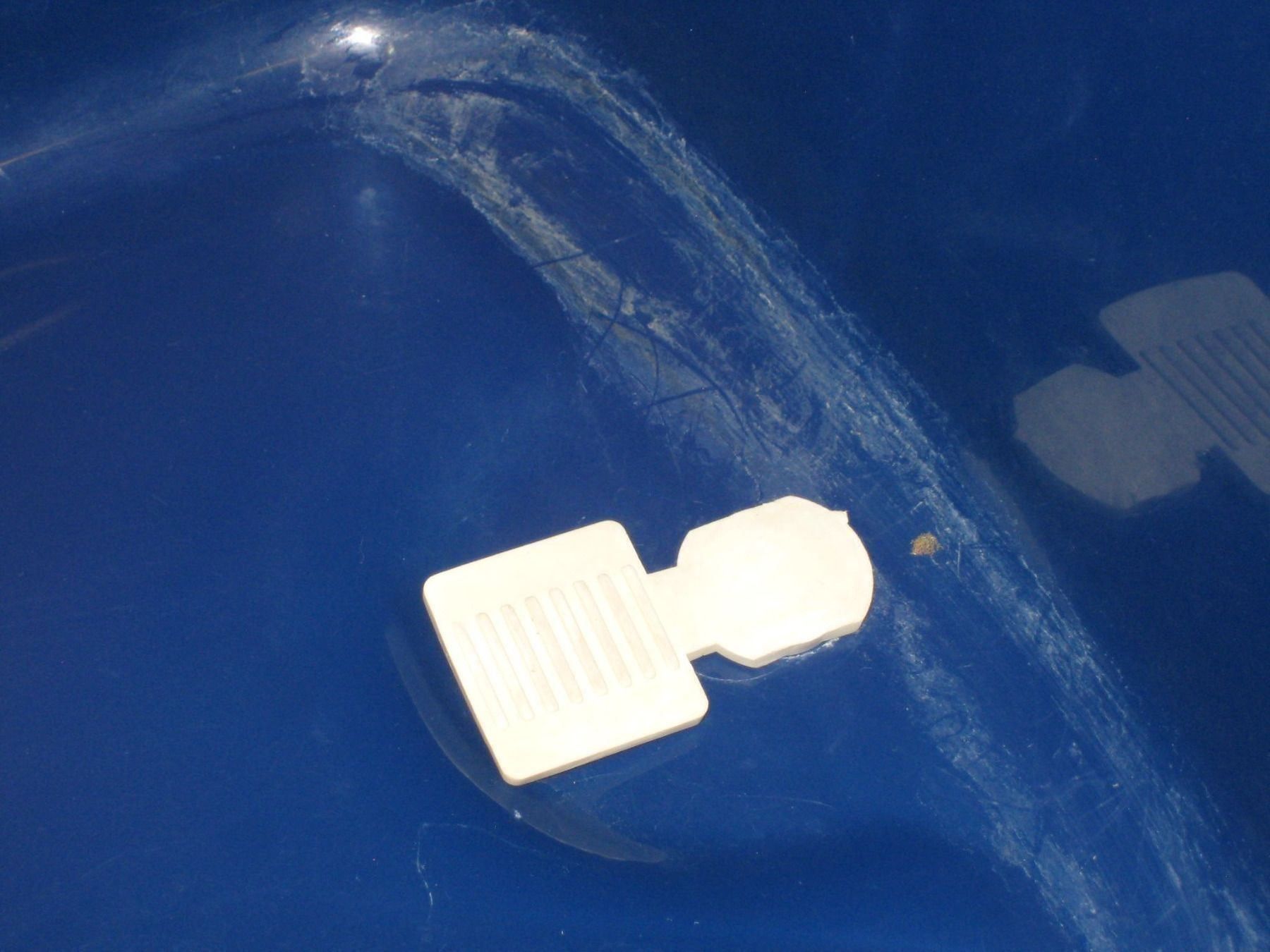 Vasche da bagno: Dunkelblaue Babybadewanne mit Ablauf – Usato da Greifensee venduto da Janali01 2