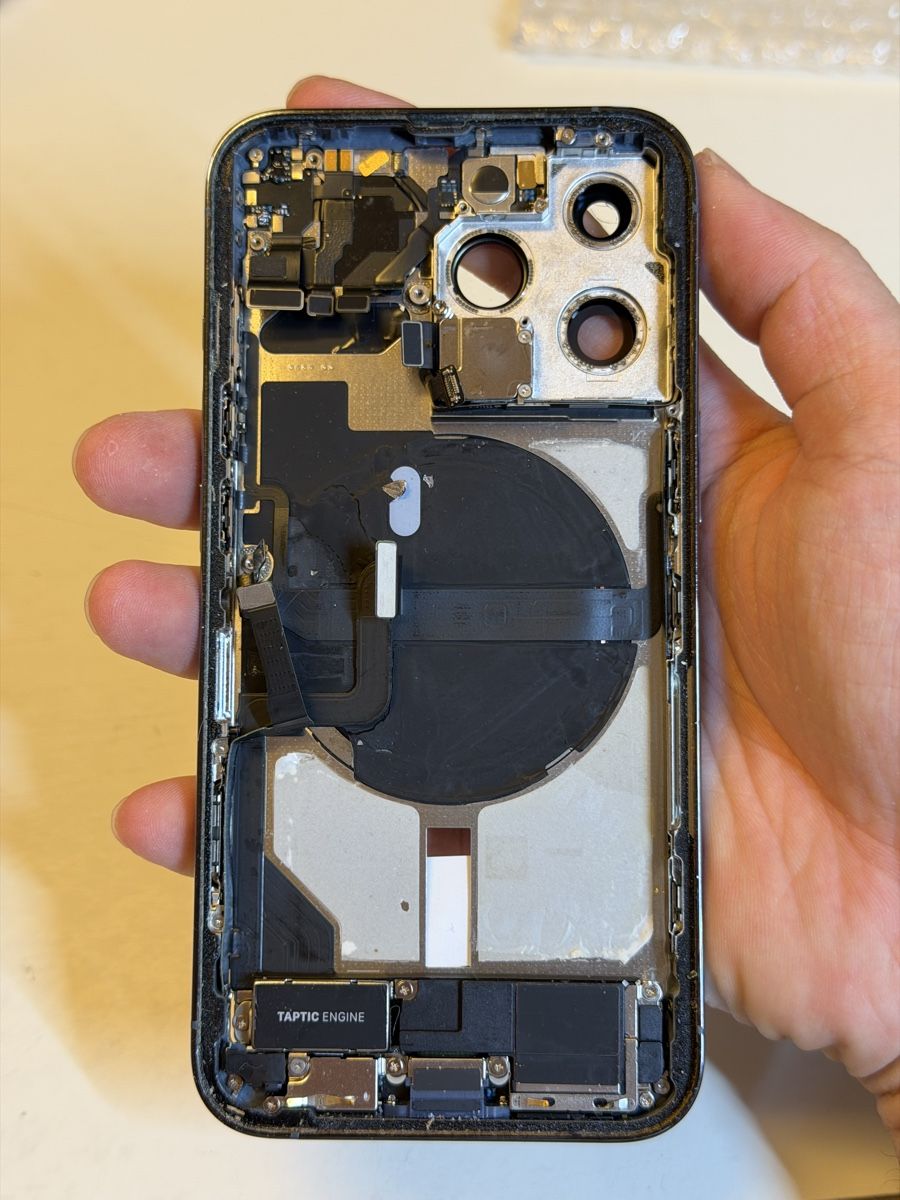 Apple Portables: iPhone 13Pro Gehäuse – Défectueux à Chur par beverlyone