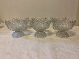 6 Eisschalen auf Fuss satiniertes Glas guter Zustand