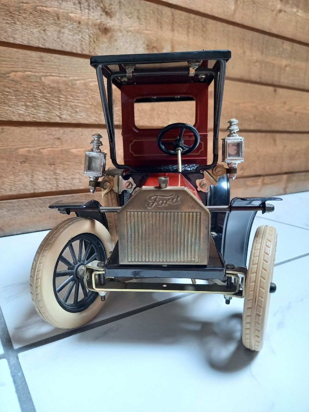 Ford Modellini d'auto: Retro-Auto – Usato da Arbon venduto da len_7mtx 7