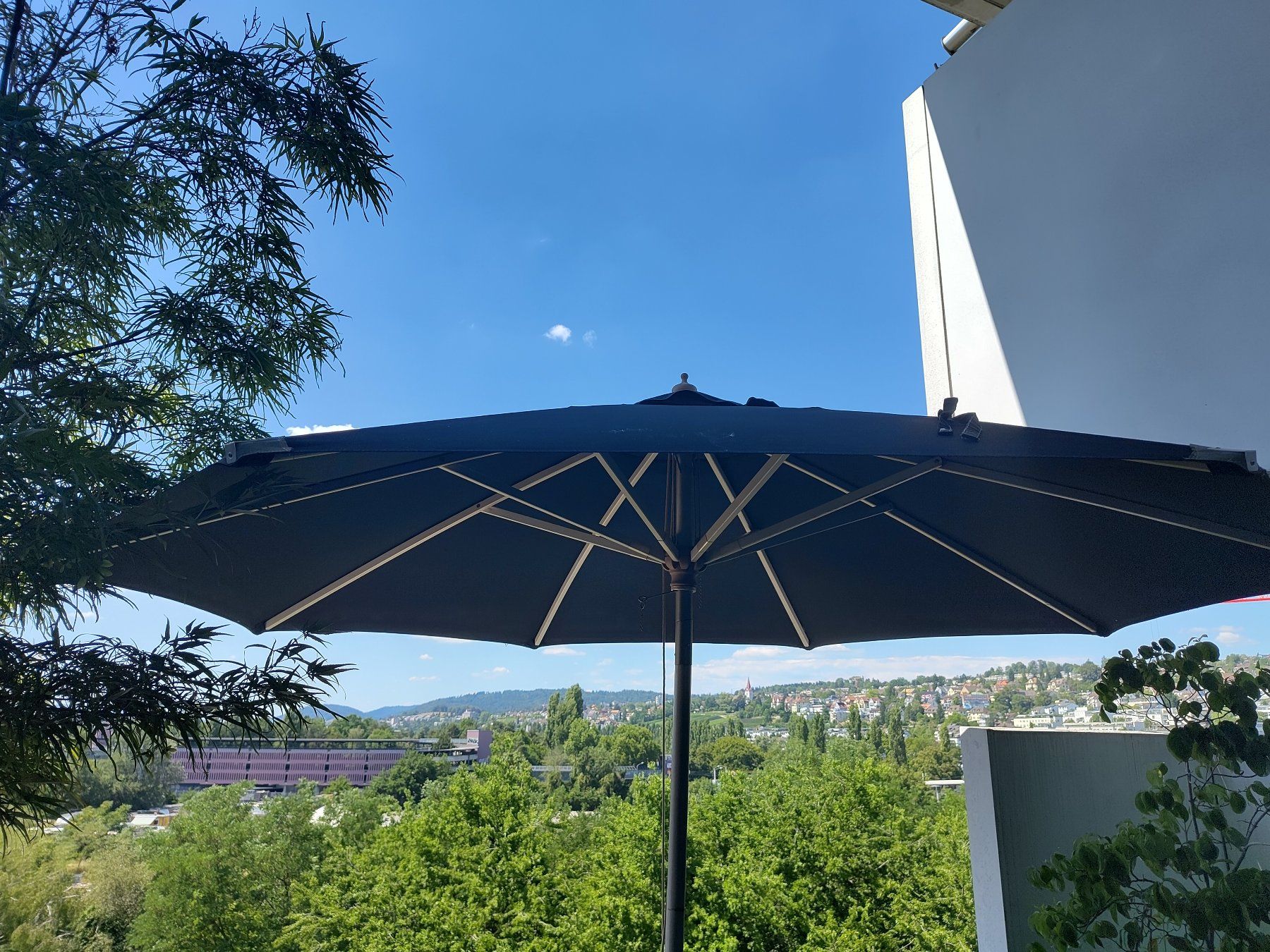 Ombrelloni: Robuster, schöner Sonnenschirm von Cinas outdoor – Usato da Zürich venduto da ste_58hs