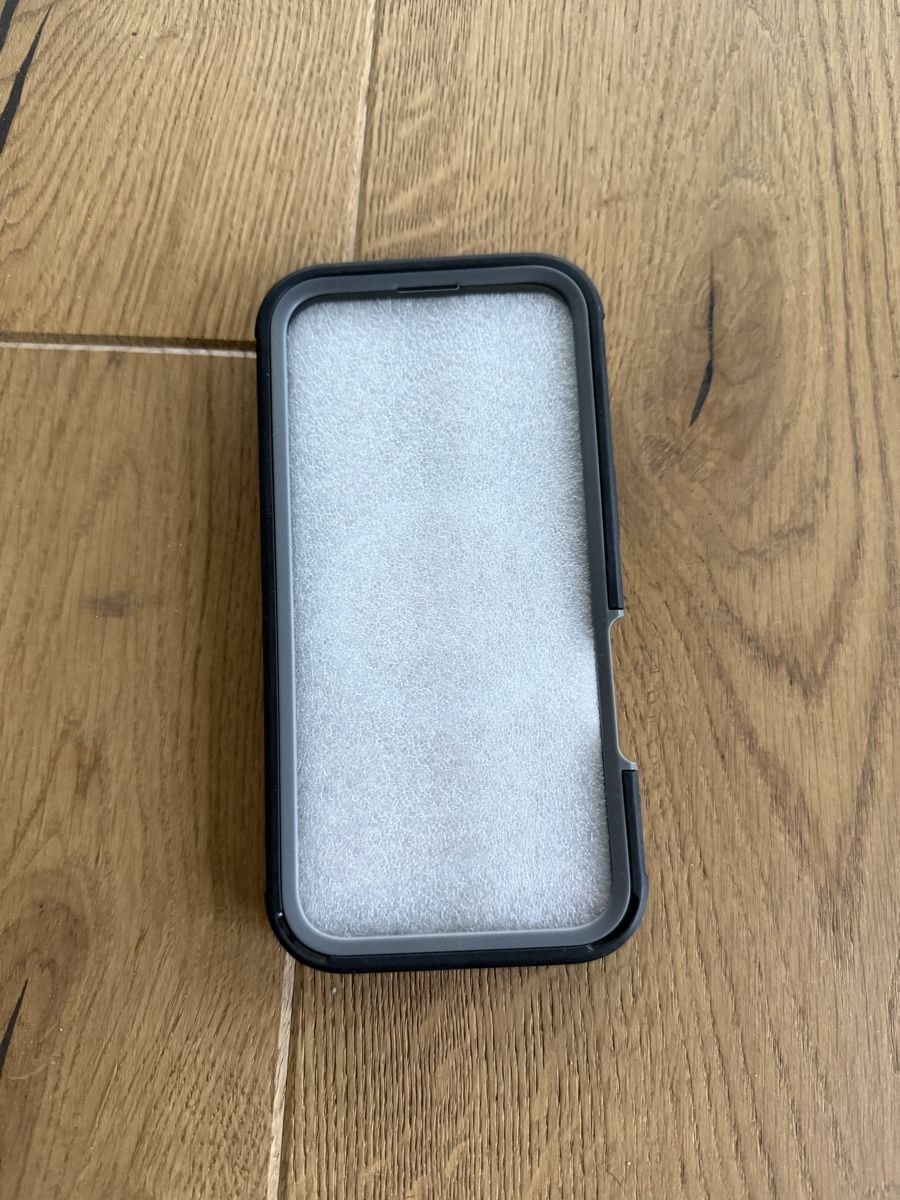 Cover & Protezioni schermo: Handyschutzhülle IPhone 16 Pro – Nuovo e nell'imballaggio originale da Weinfelden venduto da fse_9bk7 3