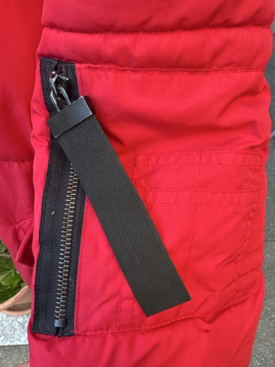 Vestes: Winterjacke gesteppt rot mit Kapuze – D'occasion à Reinach BL par jessihome 3