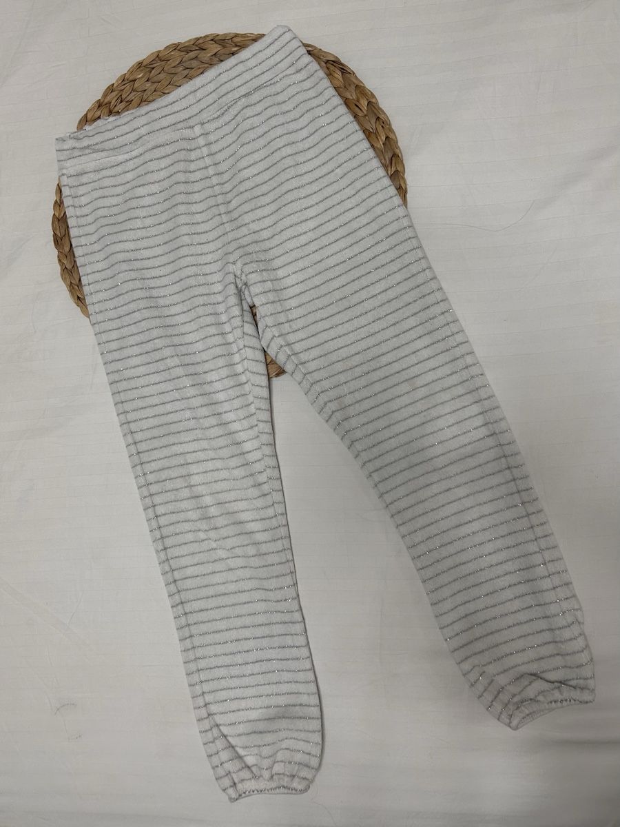 Okaidi Pantalons: Pantalons rayures argentées taille 116cm  – D'occasion à Carouge GE par Emilynette