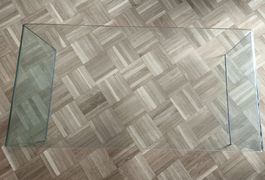 Couchtisch Glas gebogen neuwertig 110x55x34 cm.